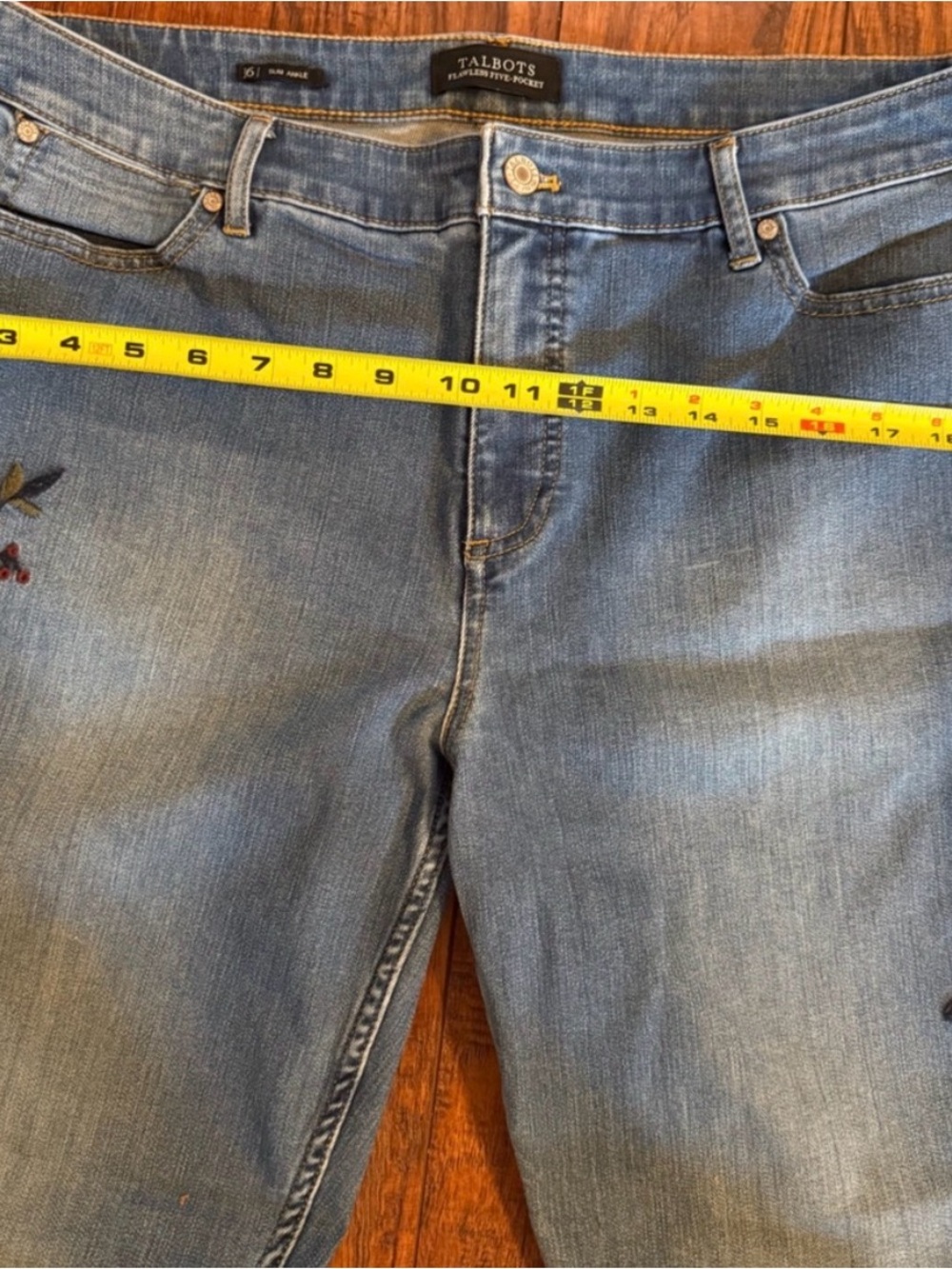 Talbots Flawless Five-Pocket Embroidered Slim Ankle Jeans Size 16 - Picture 9 of 12